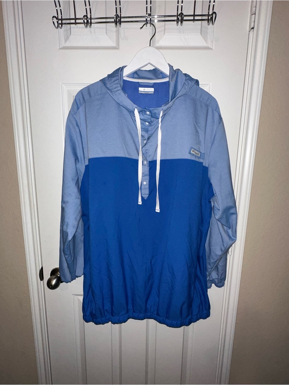 Women’s Columbia fishing jacket with hood